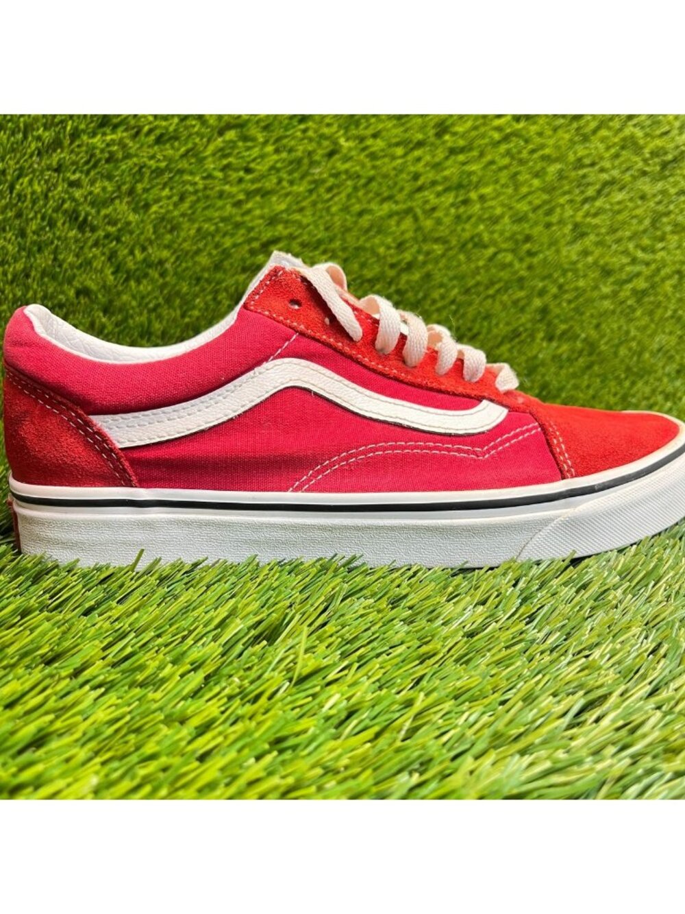 Vans Old Skool Low Womens Size 9 Red White Athletic Suede Skate Shoes Sneakers